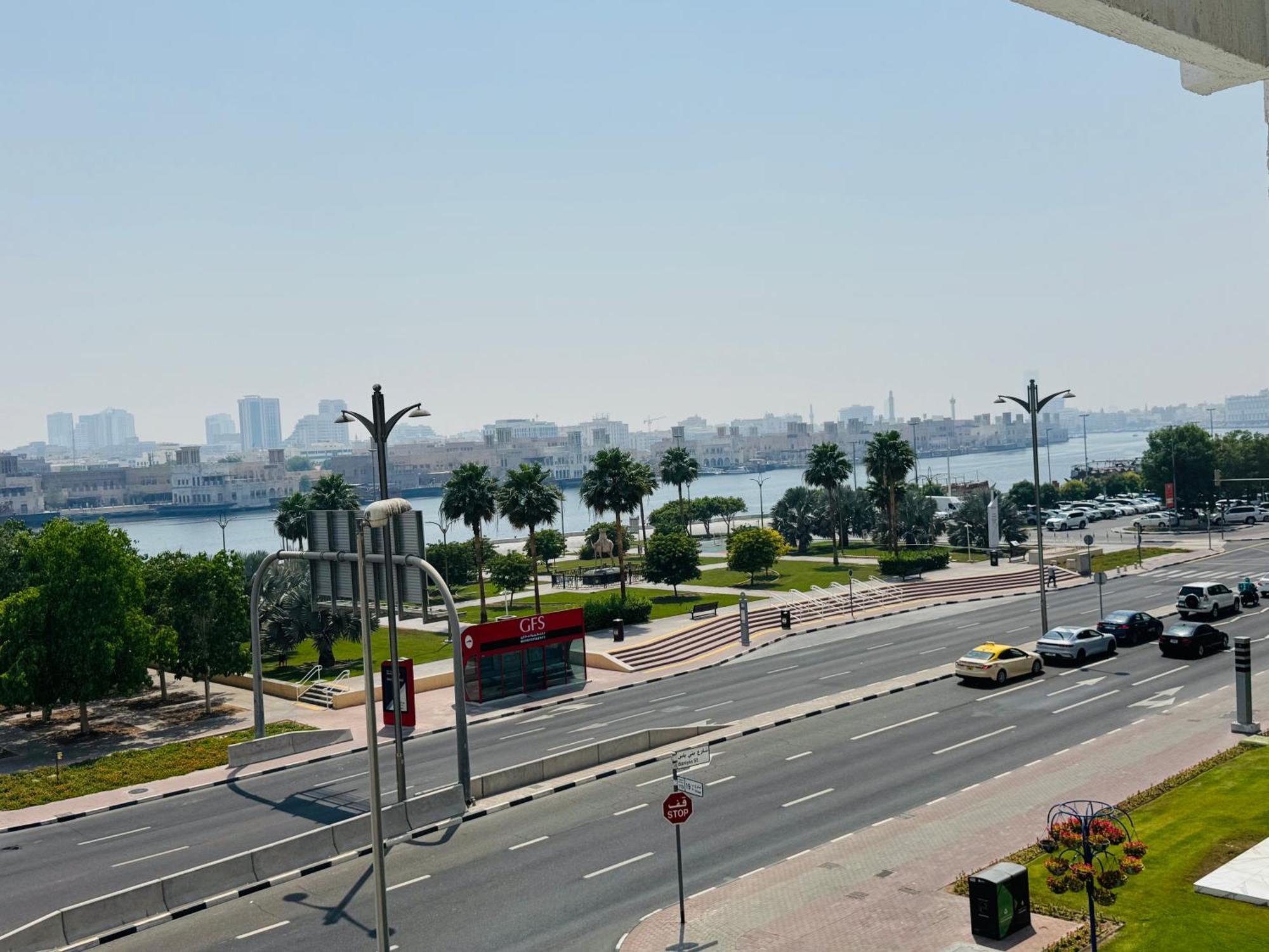 Wow Amazing Burjkhalifa,sea,sunset,ship,park View,3bhk Furnished Apartment-16 Guest,airport,metro,mall,golf,bus,park,ship Tour Near - Flat 101