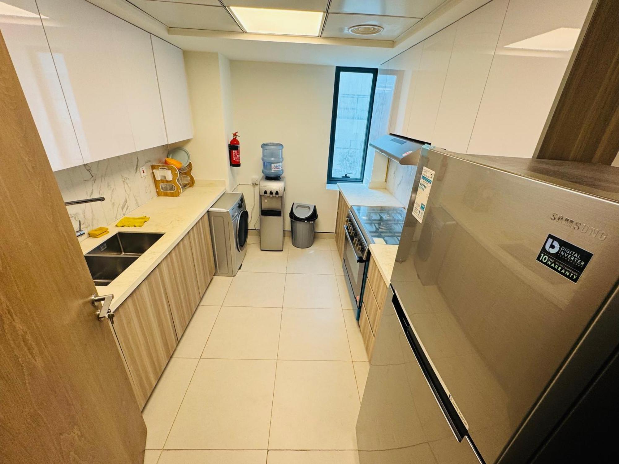 Wow Amazing Burjkhalifa,sea,sunset,ship,park View,3bhk Furnished Apartment-16 Guest,airport,metro,mall,golf,bus,park,ship Tour Near - Flat 101 * Dubai