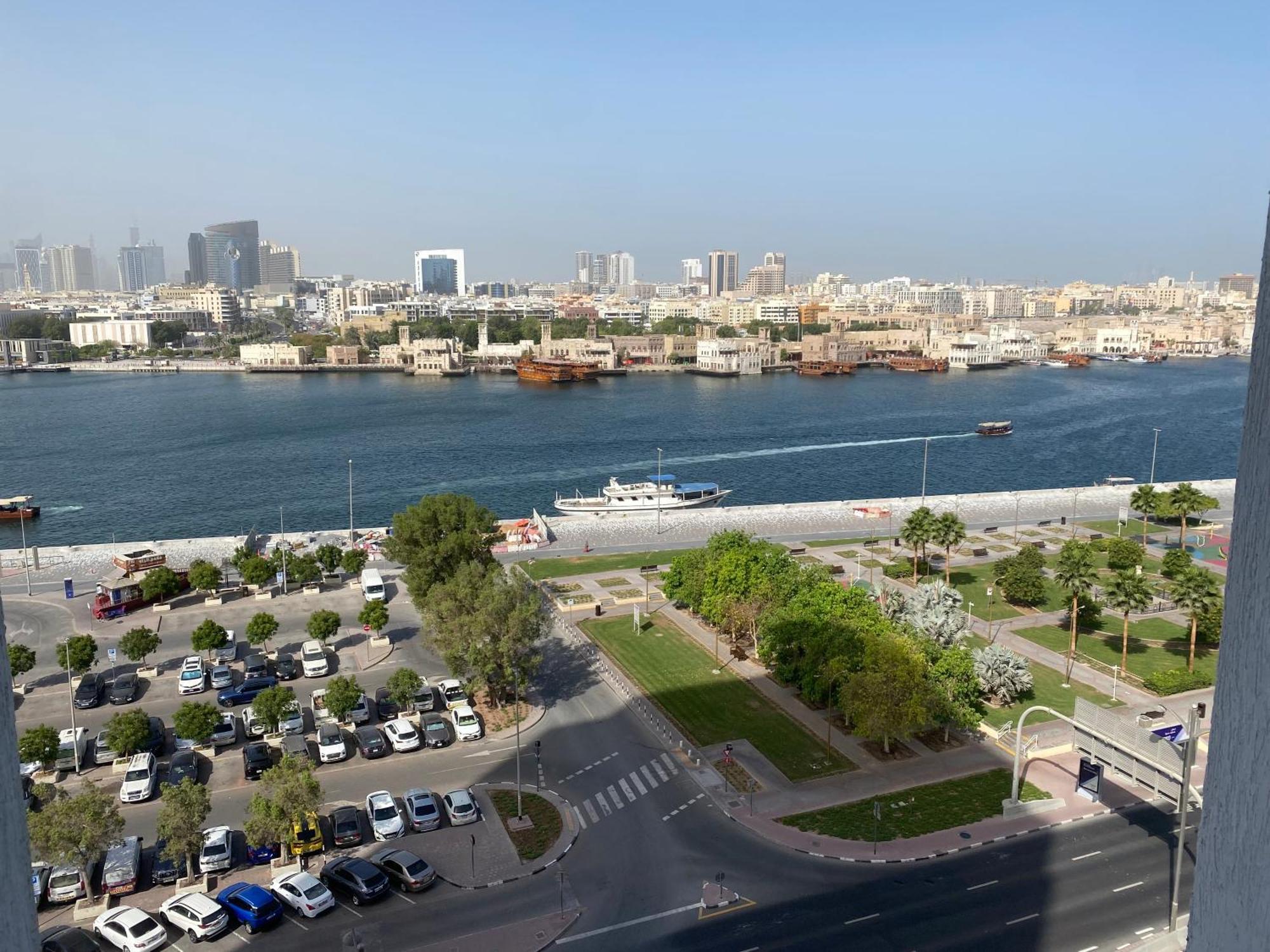 Wow Amazing Burjkhalifa,sea,sunset,ship,park View,3bhk Furnished Apartment-16 Guest,airport,metro,mall,golf,bus,park,ship Tour Near - Flat 101 *