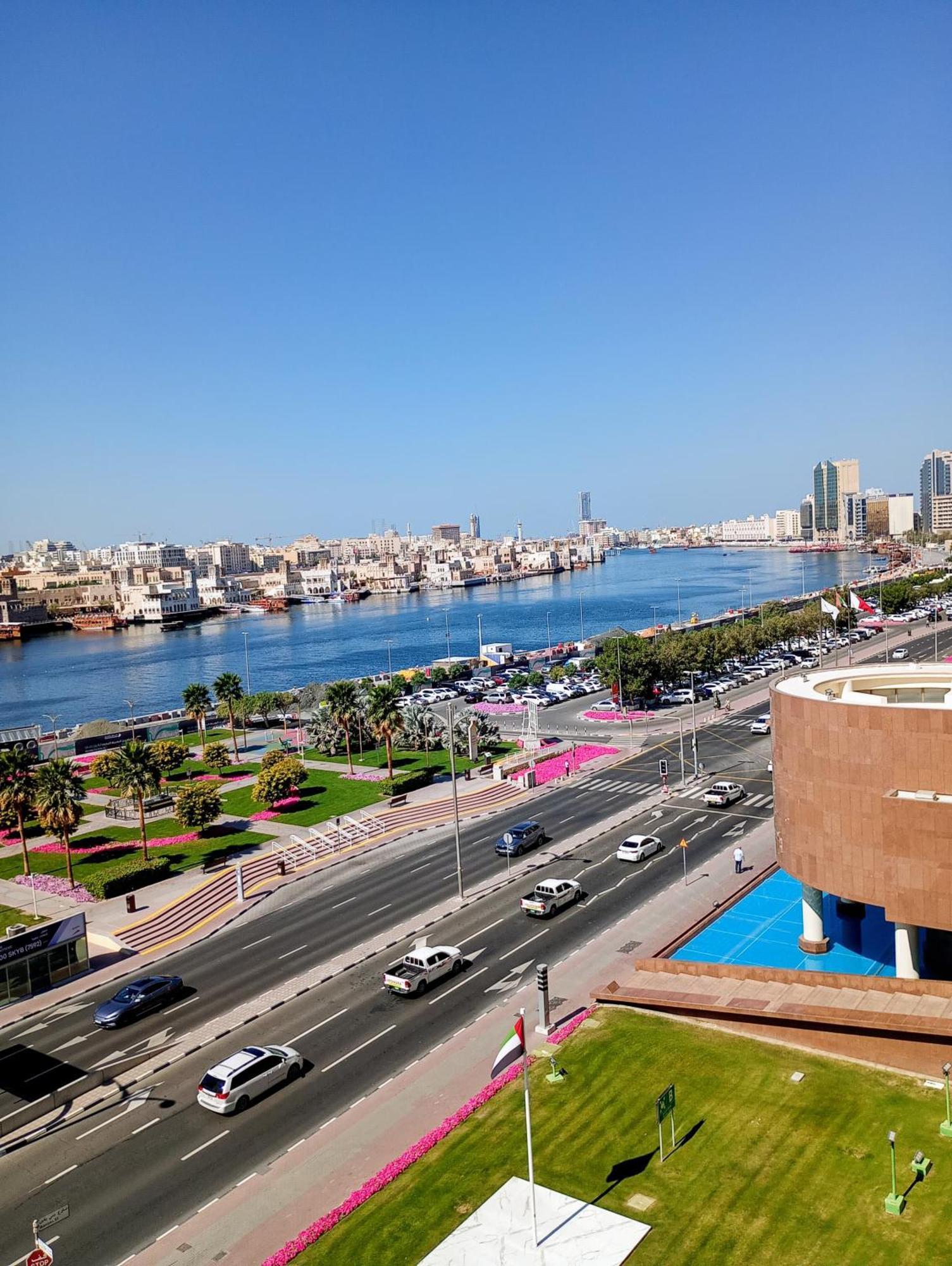 Wow Amazing Burjkhalifa,sea,sunset,ship,park View,3bhk Furnished Apartment-16 Guest,airport,metro,mall,golf,bus,park,ship Tour Near - Flat 101